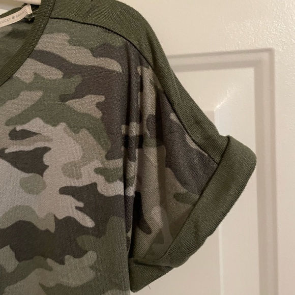 LUCKY Camo shirt - Picture 3 of 3